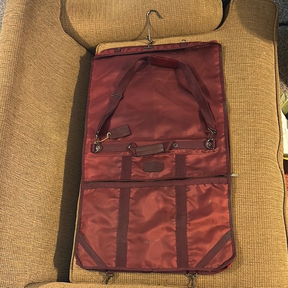 Pierre Cardin Vintage Burgundy Garment Bag
23w x 40l - Picture 1 of 4